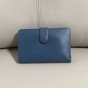 LOUIE VUITTON Vintage Epi Kisslock Compact Wallet Blue Good Condition
